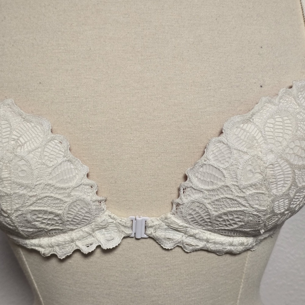 PINK Victoria's Secret White Lace Front Close Racerback Bralette 34B - Picture 3 of 10